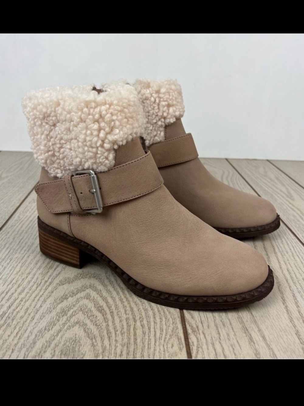 Gentle Souls by Kenneth Cole Best Cozy Slit Moto Boots 8.5 Mushroom Leather $295